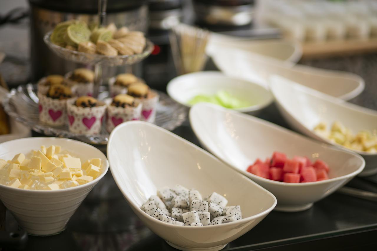 Hanoi Center Silk Premium Hotel & Spa & Travel Esterno foto